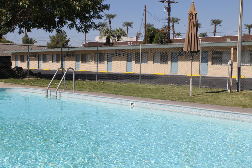 Indio Holiday Motel Exterior photo
